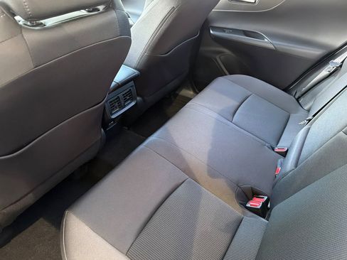 Used 2023 Toyota Venza LE AWD/4WD image 15