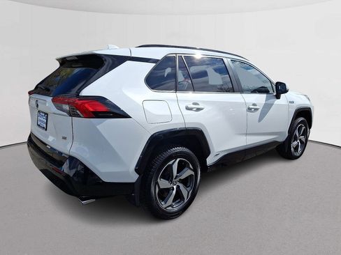 Used 2021 Toyota RAV4 SE w/ Weather & Moonroof Package AWD/4WD image 11