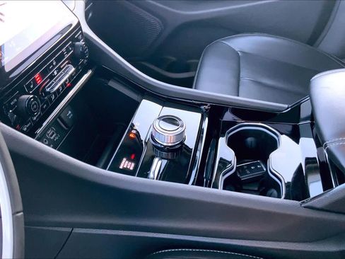 Used 2023 Jeep Grand Cherokee Limited image 13