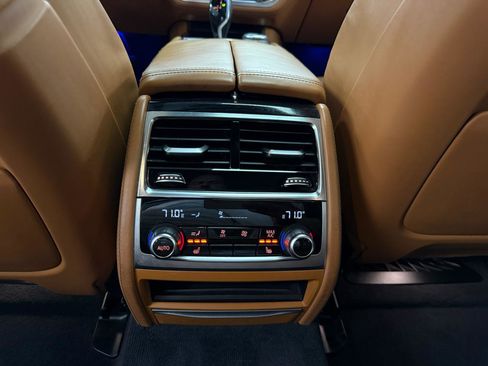 Used 2016 BMW 750i RWD image 31