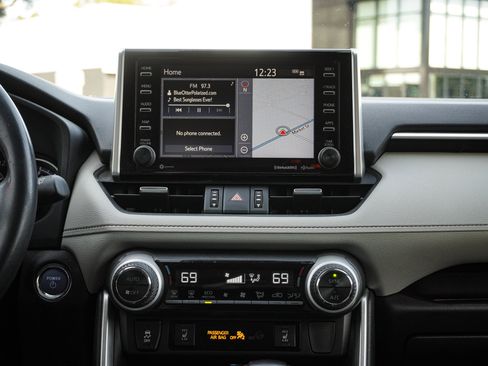 Used 2019 Toyota RAV4 Limited image 33