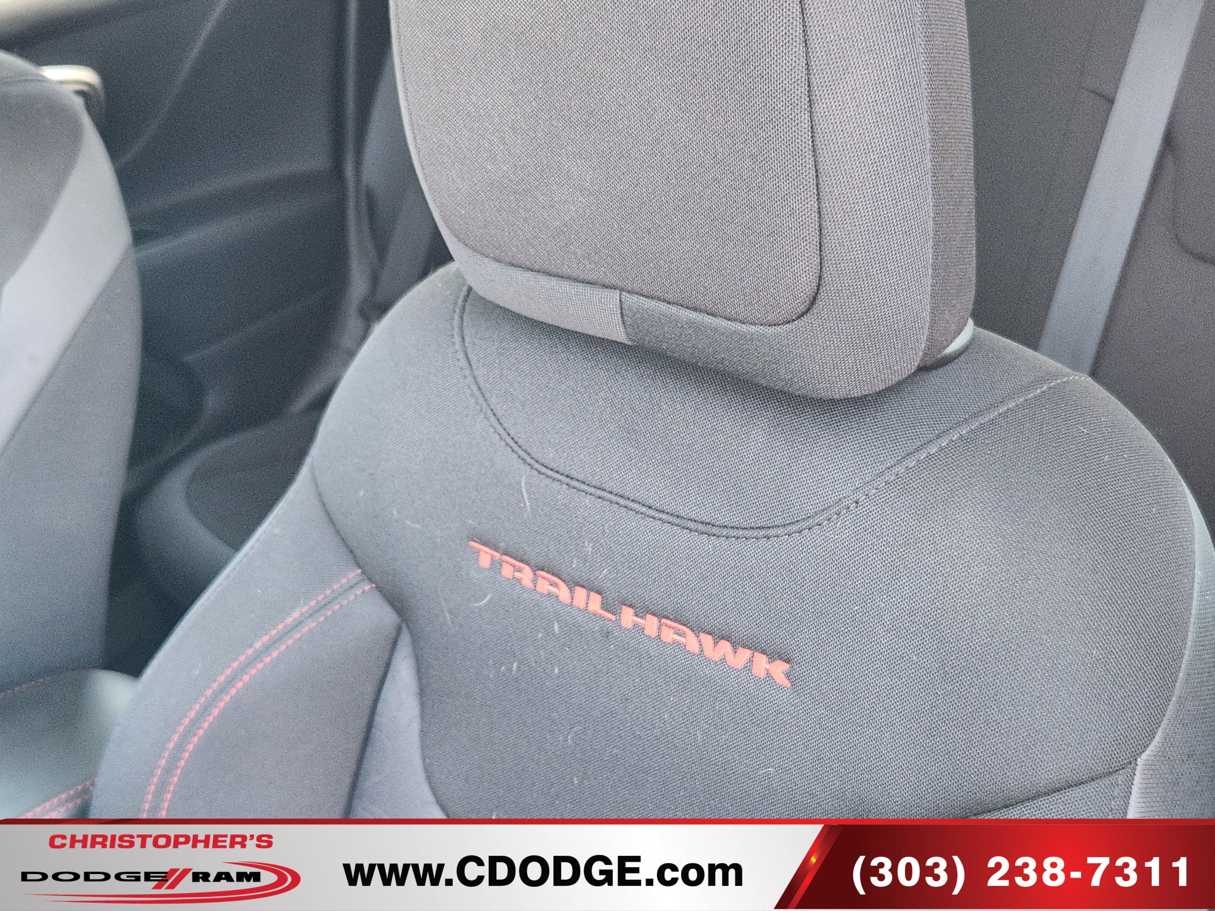 Used 2018 Jeep Renegade Trailhawk AWD/4WD image 16