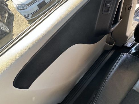 Used 2017 Dodge Grand Caravan SXT image 23