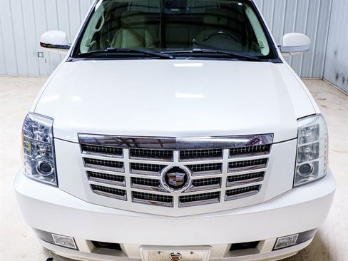 Used 2007 Cadillac Escalade EXT w/ Information Package image 20