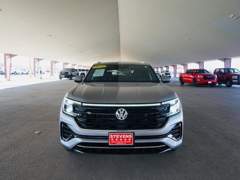 Used 2024 Volkswagen Atlas Cross Sport SEL R-Line image 1