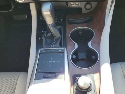 Used 2022 Lexus RX 350L FWD w/ Premium Package image 16