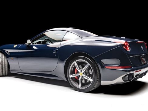 Used 2016 Ferrari California T RWD image 35
