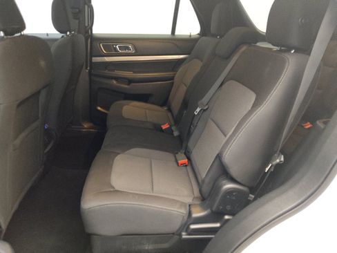 Used 2019 Ford Explorer XLT w/ Equipment Group 201A FWD image 18