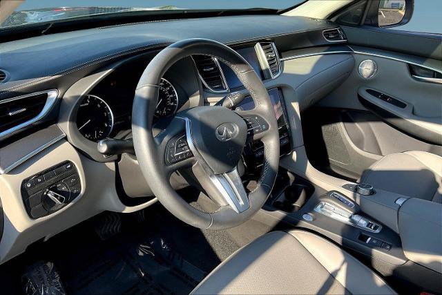 Certified 2024 INFINITI QX50 Luxe AWD/4WD image 16