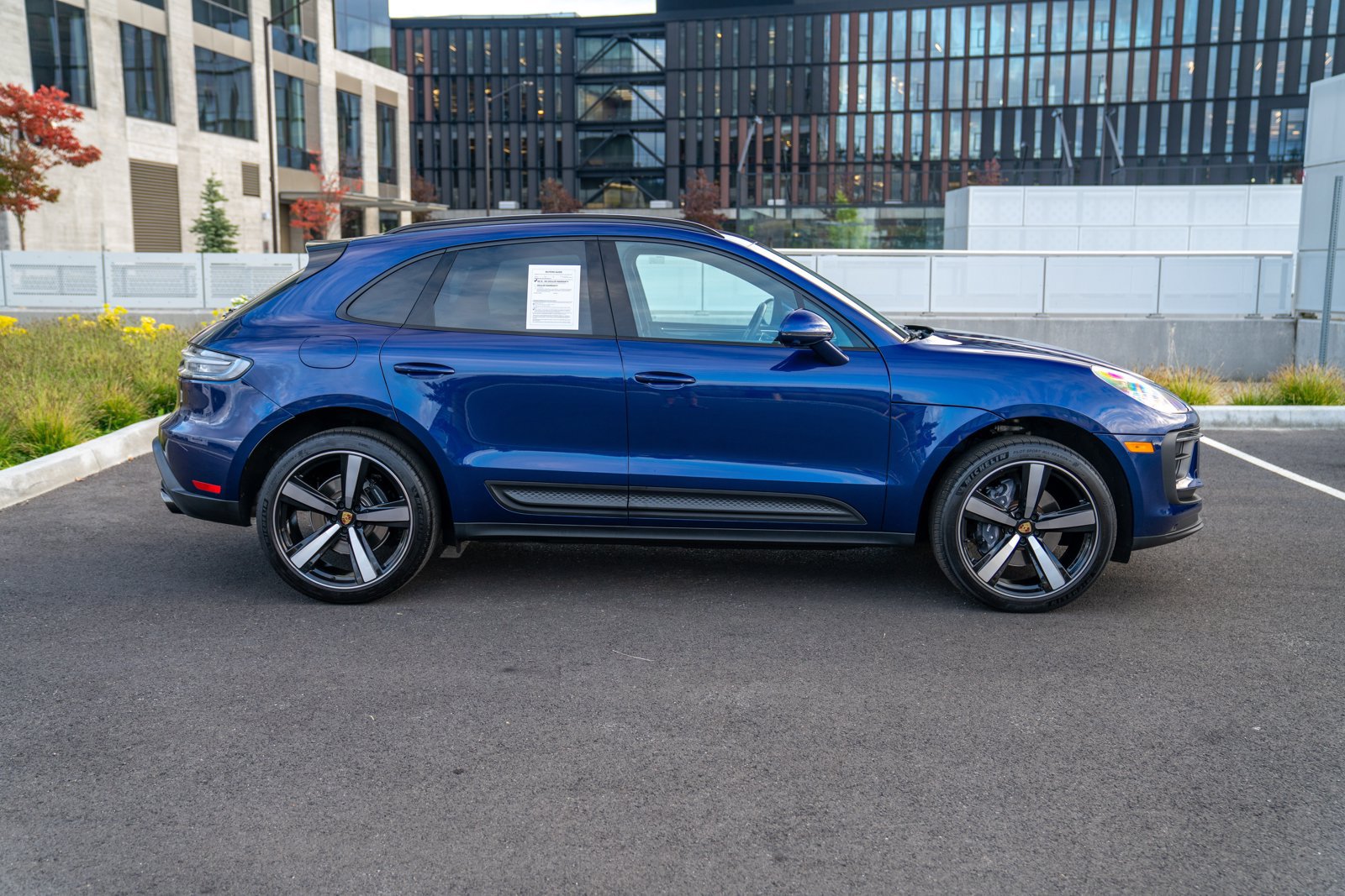 Certified 2026 Porsche Macan AWD/4WD image 8