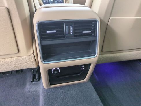Certified 2023 Porsche Cayenne Platinum Edition AWD/4WD image 19
