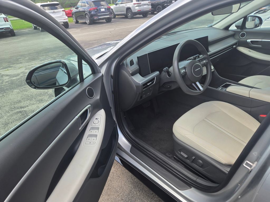 Used 2024 Hyundai Sonata SEL FWD image 5