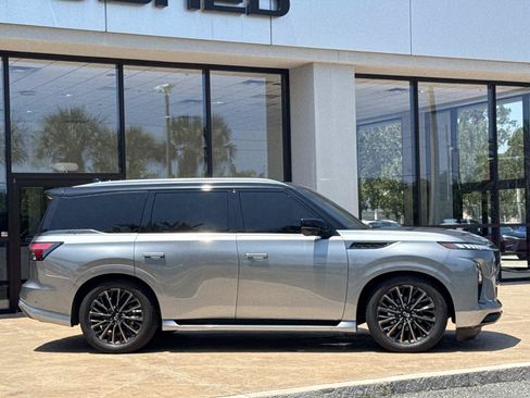 Used 2025 INFINITI QX80 Autograph AWD/4WD image 2
