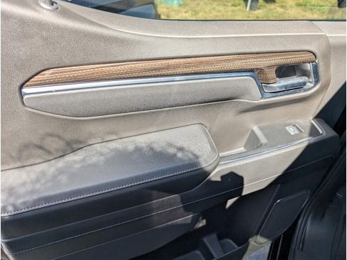 Used 2025 Chevrolet Silverado 1500 LT image 11