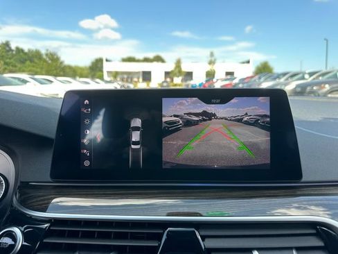 Used 2019 BMW 530e w/ Convenience Package RWD image 22
