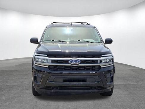 Used 2023 Ford Expedition XLT AWD/4WD image 2