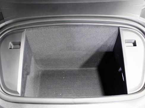 Certified 2021 Porsche Taycan image 17