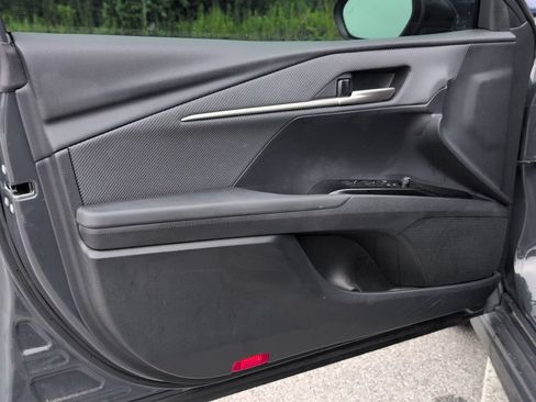 Used 2025 Toyota Camry SE FWD image 9