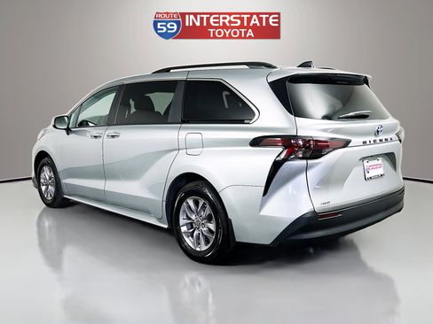 Certified 2024 Toyota Sienna LE w/ LE Plus Package AWD/4WD image 5