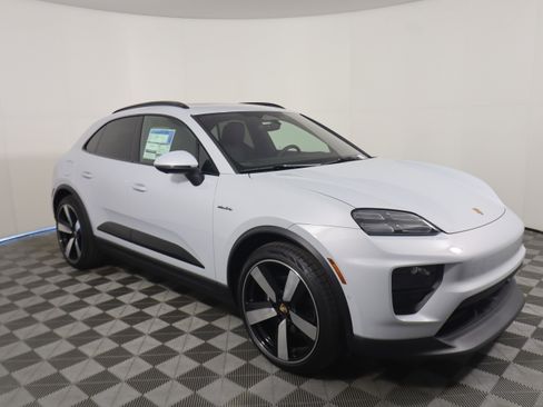 New 2026 Porsche Macan Electric RWD image 11
