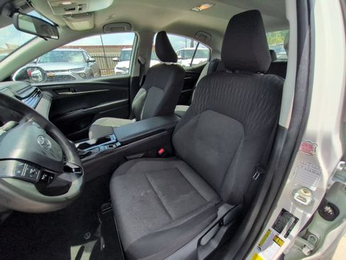 Used 2025 Toyota Camry LE FWD image 24