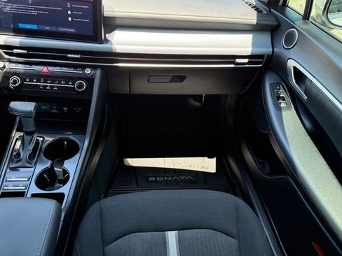 Certified 2025 Hyundai Sonata SE FWD image 15