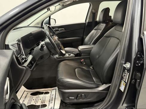Used 2023 Kia Sportage EX image 4