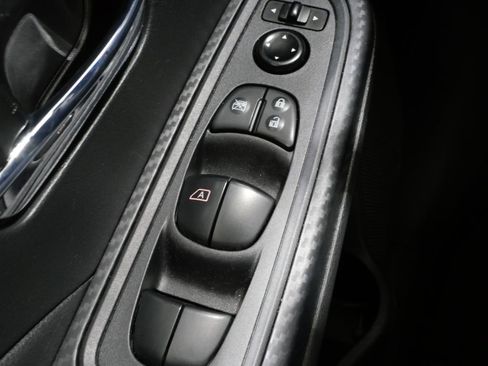 Used 2023 Nissan Versa SV image 13