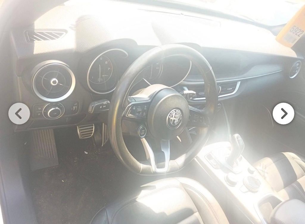 Used 2023 Alfa Romeo Stelvio Ti AWD/4WD image 11