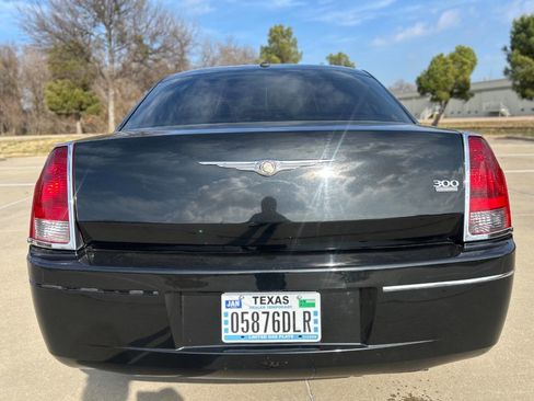Used 2007 Chrysler 300 Touring image 7