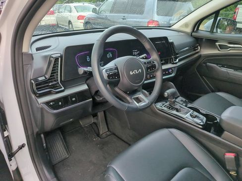 Used 2025 Kia Sportage EX FWD image 7