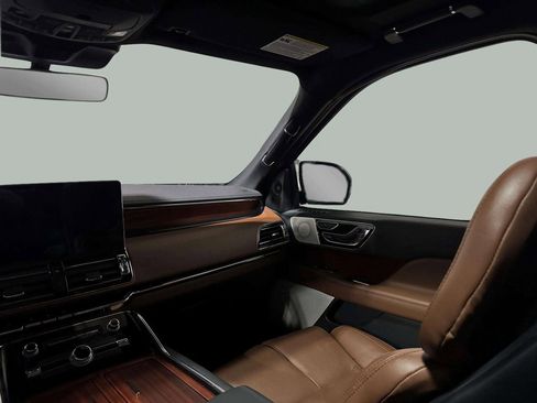 Certified 2022 Lincoln Navigator Reserve image 23