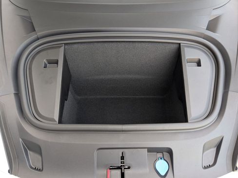 New 2026 Porsche Taycan image 27