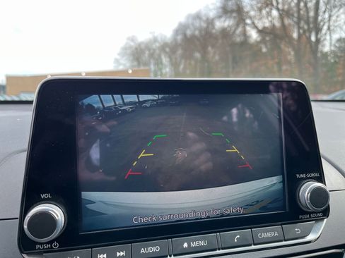 Used 2025 Nissan Altima 2.5 SV image 17