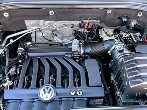 Used 2023 Volkswagen Atlas Cross Sport SEL Premium R-Line image 32