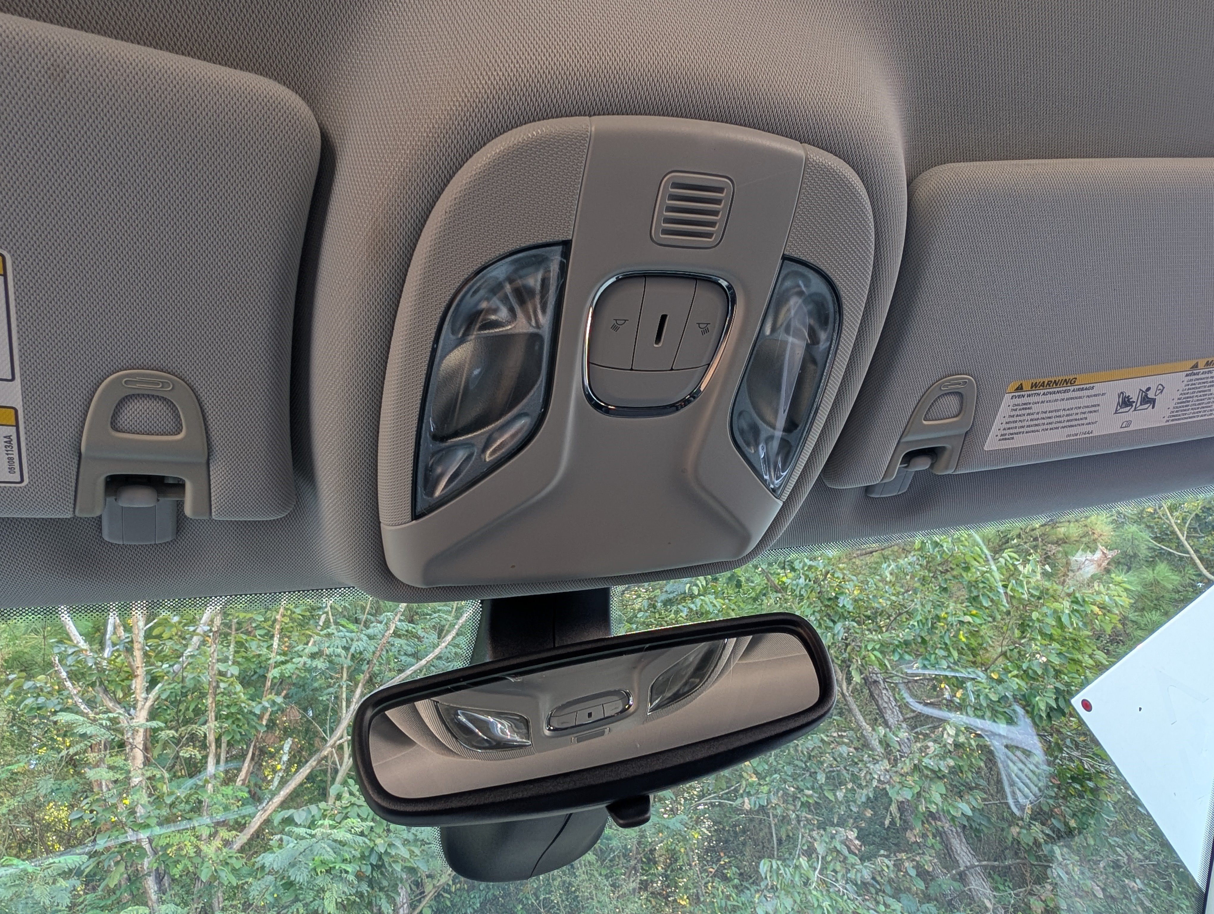 Used 2018 Jeep Compass Latitude FWD image 27