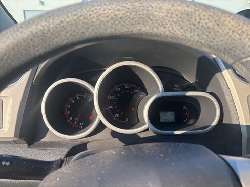 Used 2011 Toyota Matrix image 2