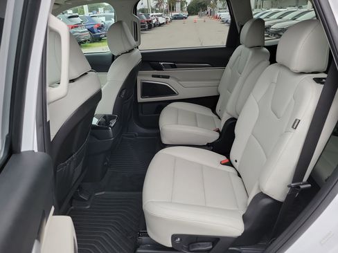 Certified 2025 Kia Telluride S image 16