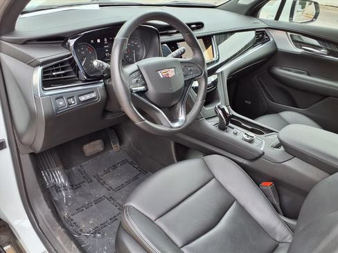Used 2023 Cadillac XT6 Premium Luxury w/ Technology Package AWD/4WD image 18