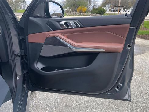 Used 2025 BMW X5 xDrive40i w/ M Sport Package AWD/4WD image 22