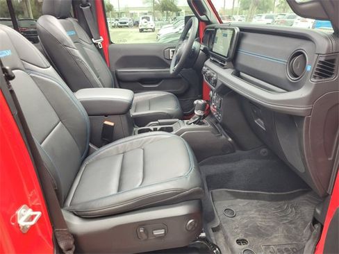 Used 2024 Jeep Wrangler Unlimited Rubicon 4xe image 17