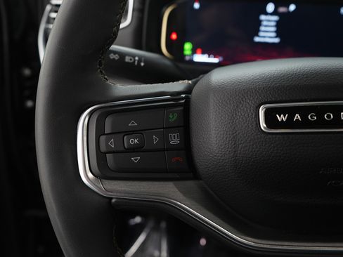Used 2024 Jeep Wagoneer Series II AWD/4WD image 29