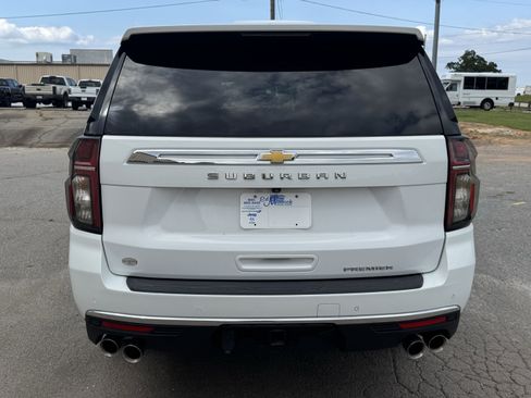 Used 2022 Chevrolet Suburban Premier AWD/4WD image 9