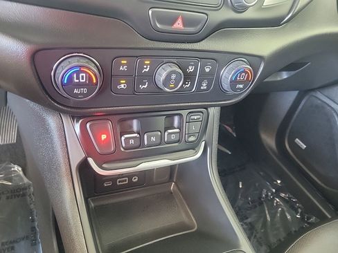 Used 2020 GMC Terrain SLT w/ Preferred Package AWD/4WD image 21