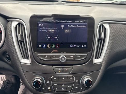 Used 2023 Chevrolet Malibu LT image 17