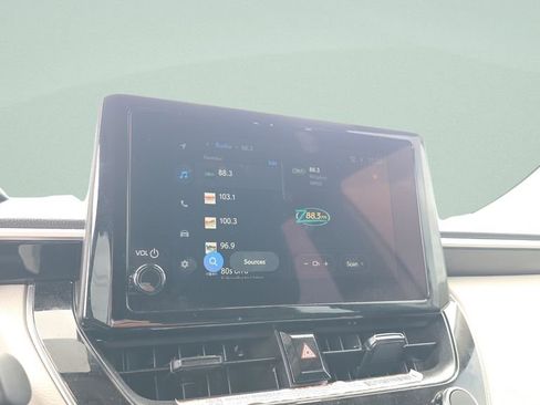 Used 2025 Toyota Corolla Cross L image 25