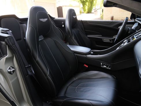Used 2014 Aston Martin Vanquish Volante RWD image 12