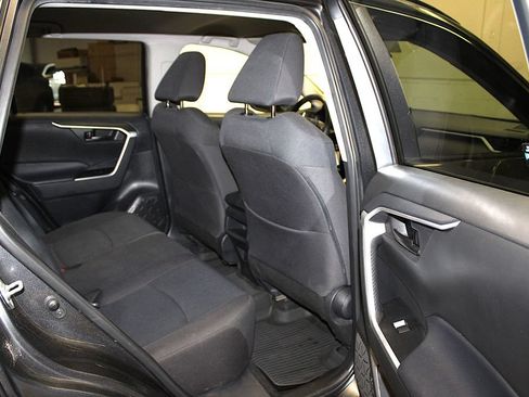 Used 2020 Toyota RAV4 LE w/ All Weather Liner Package AWD/4WD image 31