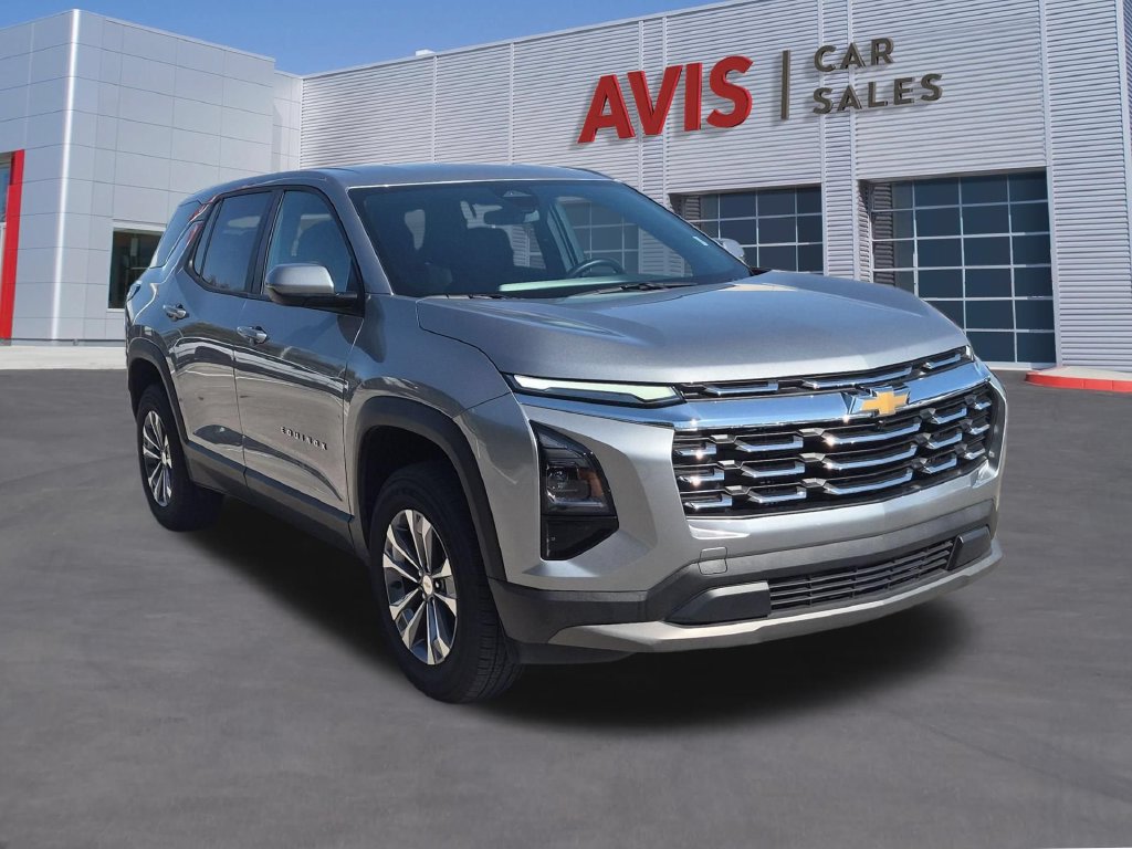 Used 2026 Chevrolet Equinox LT FWD image 3