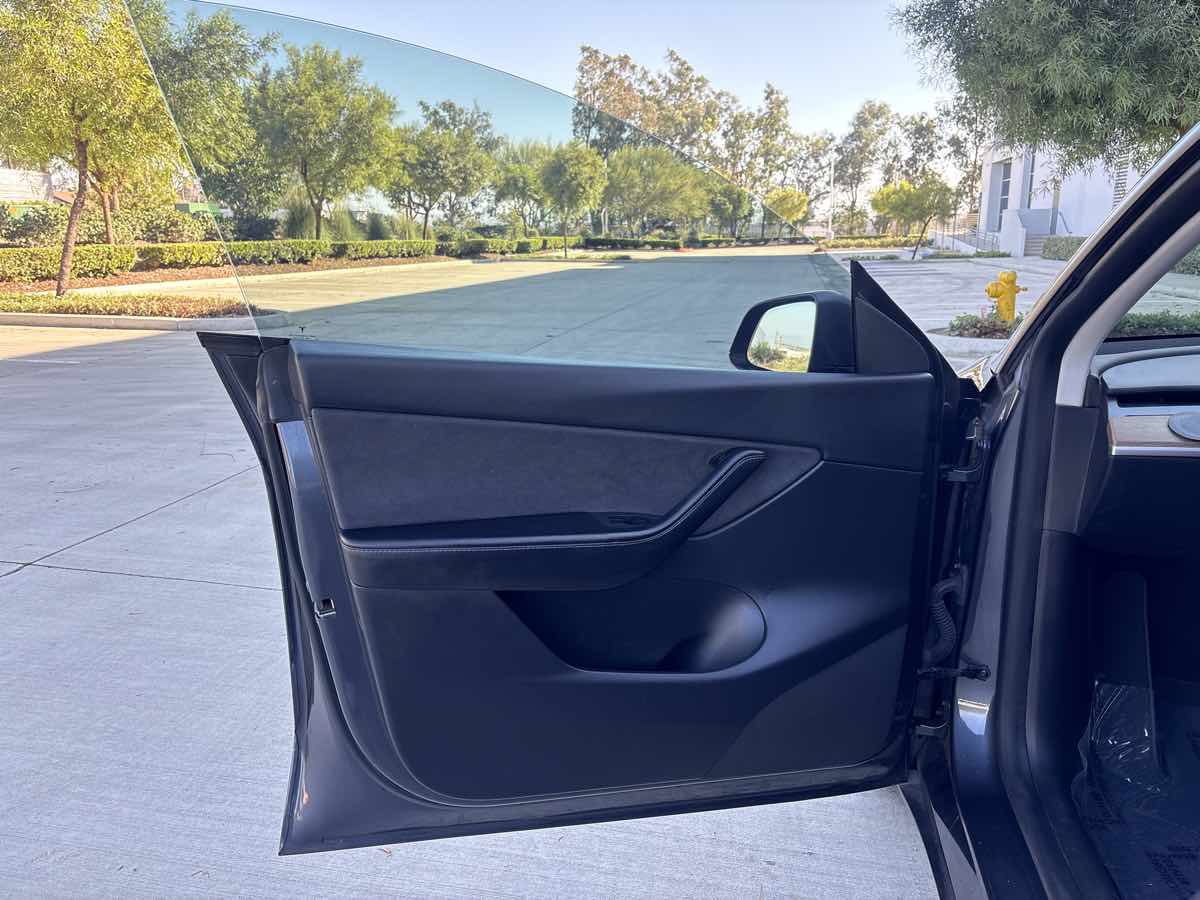 Used 2021 Tesla Model Y Long Range AWD/4WD image 17